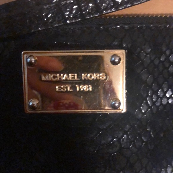 Black wristlet - Picture 2 of 5